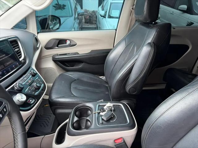 2022 Chrysler Pacifica Touring L