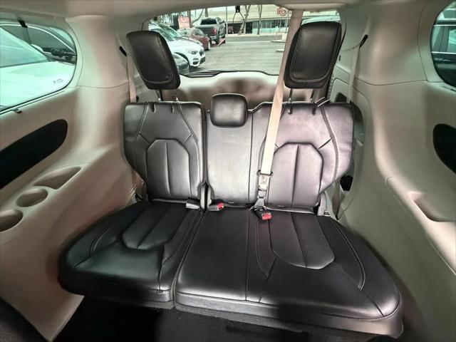 2022 Chrysler Pacifica Touring L