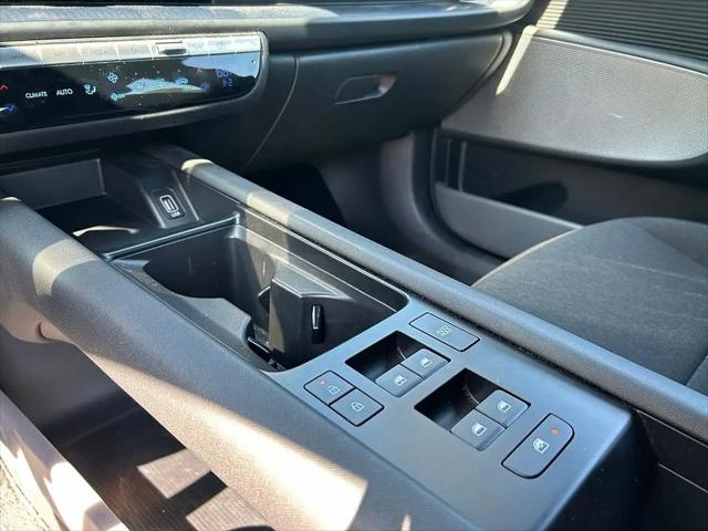 2024 Hyundai IONIQ 6 SE Standard Range