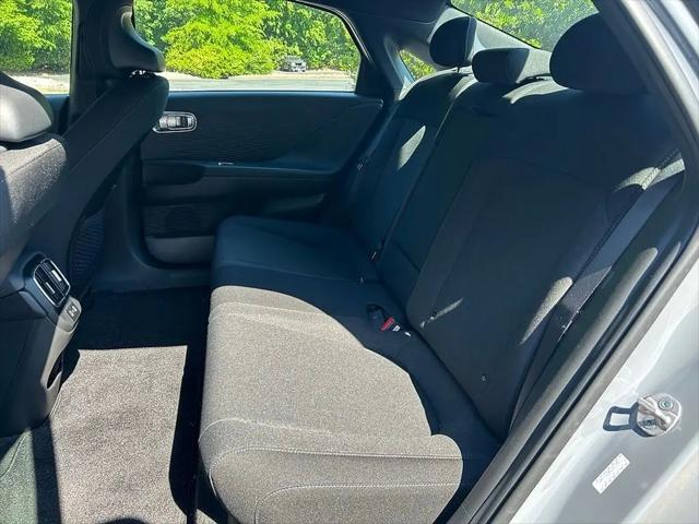 2024 Hyundai IONIQ 6 SE Standard Range