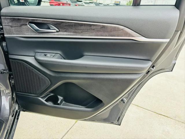 2025 Jeep Grand Cherokee L Limited 4x4