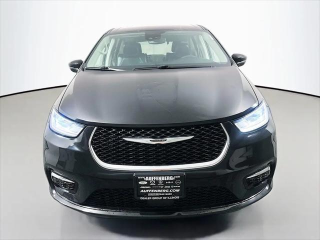 2022 Chrysler Pacifica Hybrid Touring L