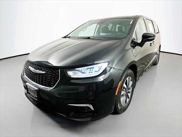 2022 Chrysler Pacifica Hybrid Touring L