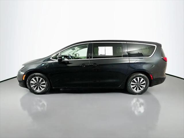 2022 Chrysler Pacifica Hybrid Touring L