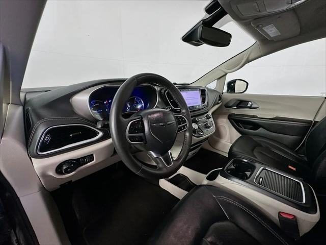 2022 Chrysler Pacifica Hybrid Touring L