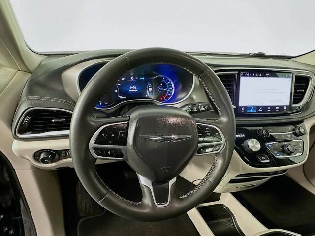 2022 Chrysler Pacifica Hybrid Touring L