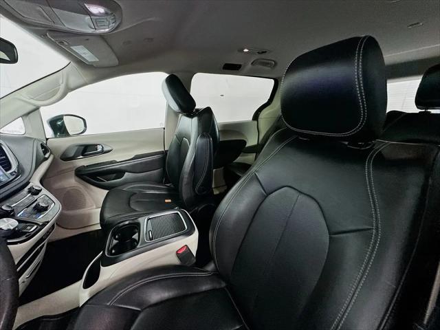 2022 Chrysler Pacifica Hybrid Touring L