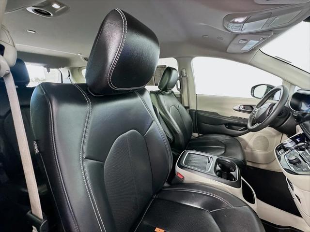 2022 Chrysler Pacifica Hybrid Touring L