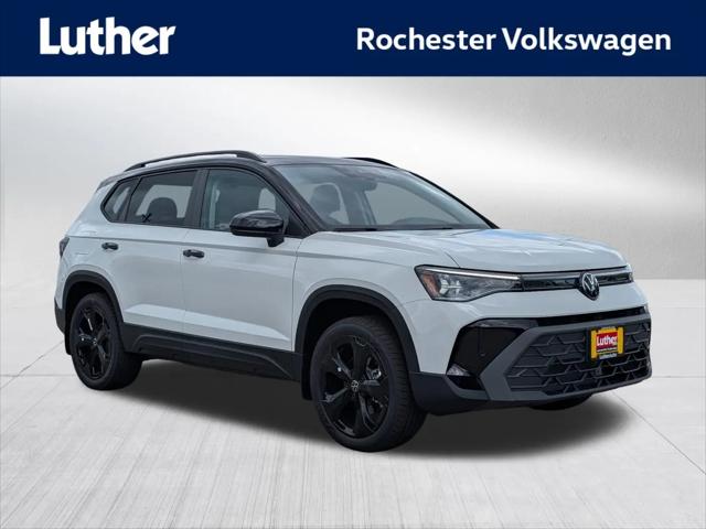 2026 Volkswagen Taos SE Black for sale in Rochester, MN