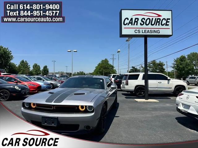 2016 Dodge Challenger SXT for sale in Grove City, OH