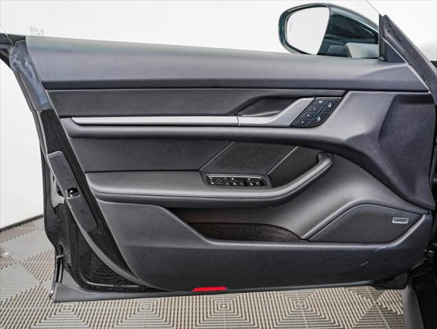 2025 Porsche Taycan Taycan