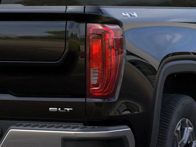 2026 GMC Sierra 1500 Crew Cab, Short Bed, SLT, 4WD