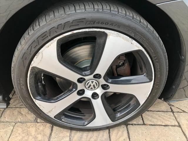 2015 Volkswagen Golf GTI 2.0T SE 4-Door