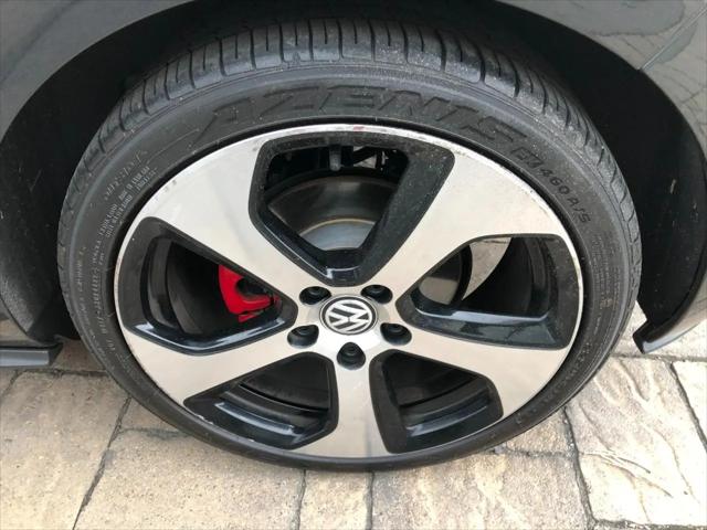 2015 Volkswagen Golf GTI 2.0T SE 4-Door