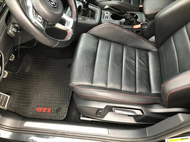2015 Volkswagen Golf GTI 2.0T SE 4-Door