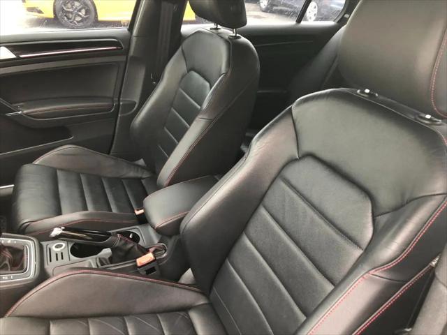 2015 Volkswagen Golf GTI 2.0T SE 4-Door