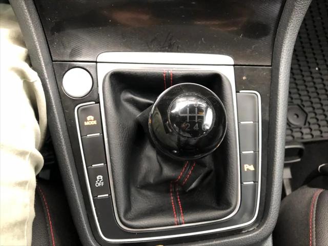 2015 Volkswagen Golf GTI 2.0T SE 4-Door