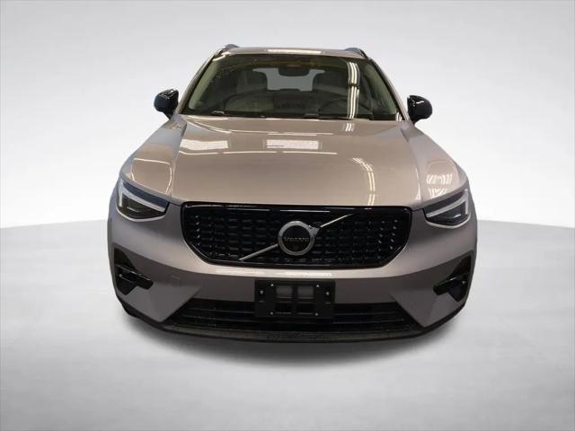 2026 Volvo XC40 Ultra, B5 AWD Gas (mild hybrid), Dark