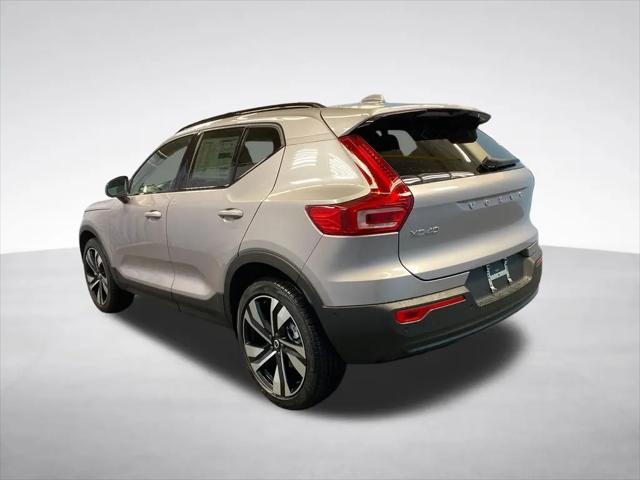 2026 Volvo XC40 Ultra, B5 AWD Gas (mild hybrid), Dark