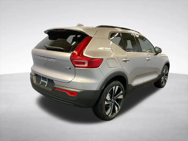 2026 Volvo XC40 Ultra, B5 AWD Gas (mild hybrid), Dark