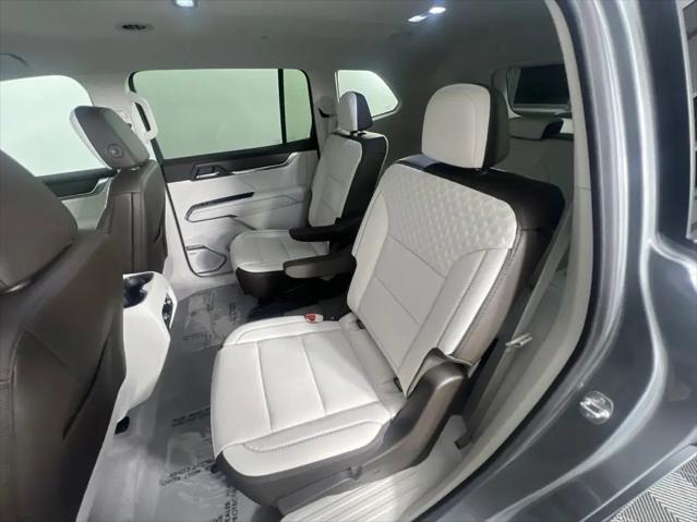 2024 GMC Acadia AWD Denali