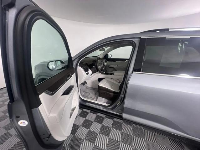 2024 GMC Acadia AWD Denali