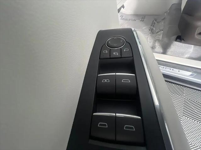 2024 GMC Acadia AWD Denali