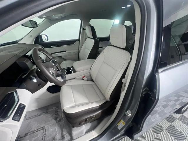 2024 GMC Acadia AWD Denali
