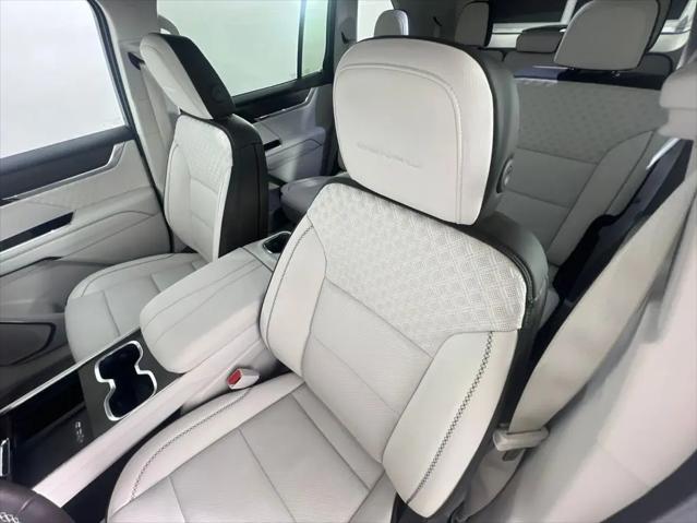 2024 GMC Acadia AWD Denali