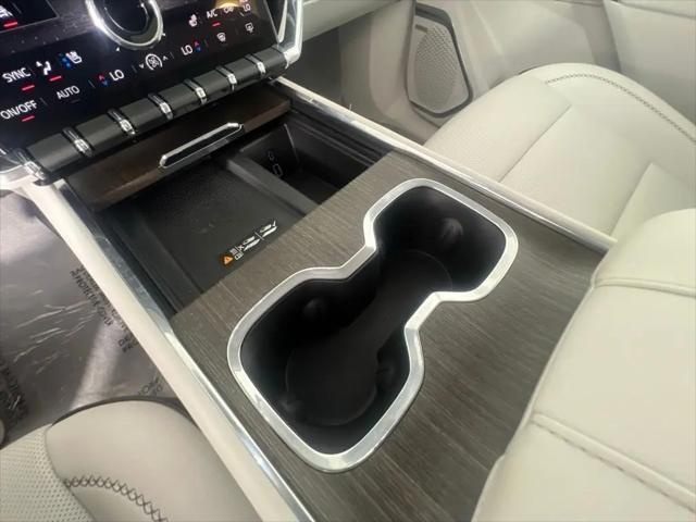2024 GMC Acadia AWD Denali