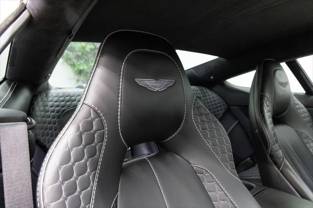 2015 Aston Martin Vanquish Standard