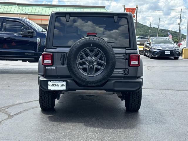 2025 Jeep Wrangler 4-Door Summit 4x4