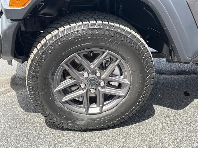 2025 Jeep Wrangler 4-Door Summit 4x4