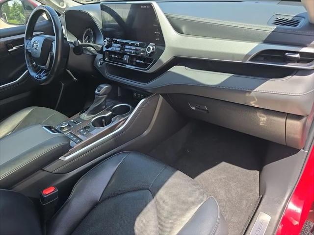 2022 Toyota Highlander Platinum