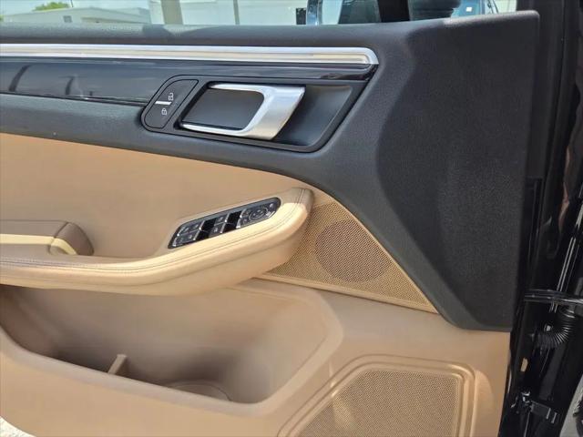 2019 Porsche Macan Macan