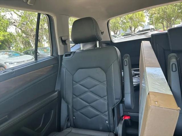2026 Volkswagen Atlas SE with Technology