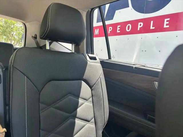 2026 Volkswagen Atlas SE with Technology