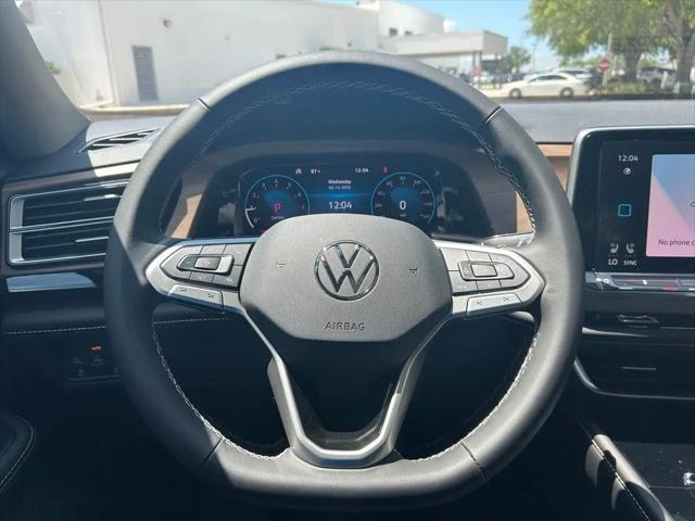 2026 Volkswagen Atlas SE with Technology