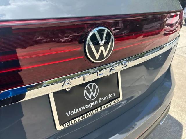 2026 Volkswagen Atlas SE with Technology