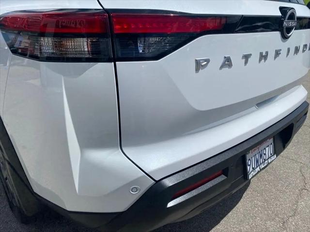 2025 Nissan Pathfinder SV FWD