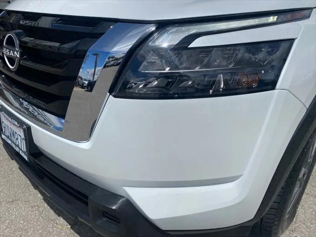 2025 Nissan Pathfinder SV FWD