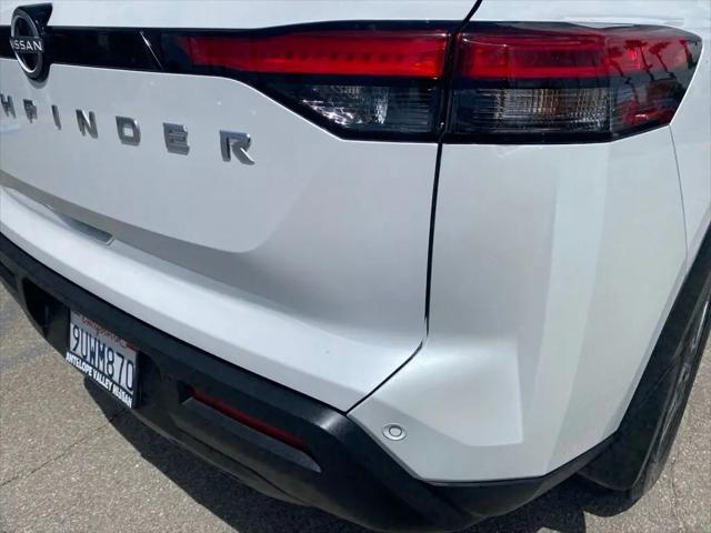 2025 Nissan Pathfinder SV FWD