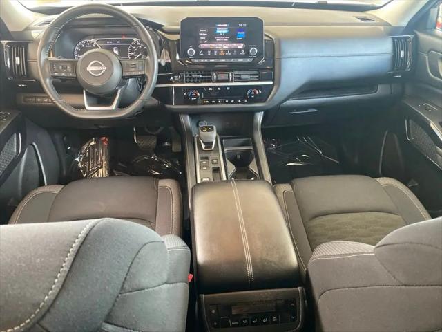 2025 Nissan Pathfinder SV FWD