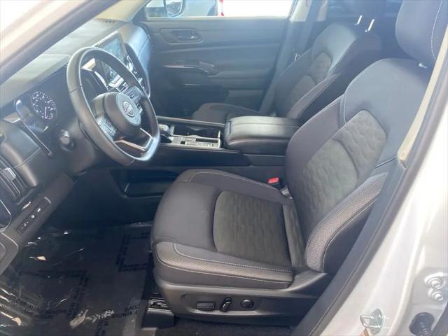 2025 Nissan Pathfinder SV FWD