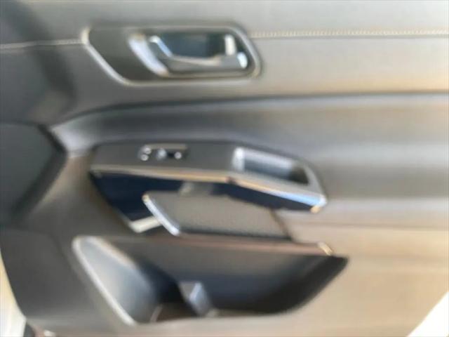 2025 Nissan Pathfinder SV FWD