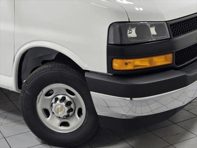 2026 Chevrolet Express Cargo Van 2500 Regular Wheelbase, WT, RWD