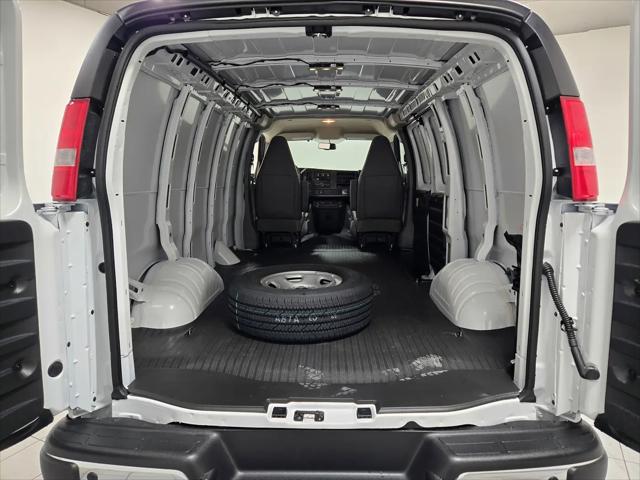 2026 Chevrolet Express Cargo Van 2500 Regular Wheelbase, WT, RWD