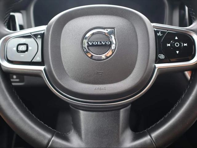 2023 Volvo XC60 Recharge T8 Ultimate Bright Theme