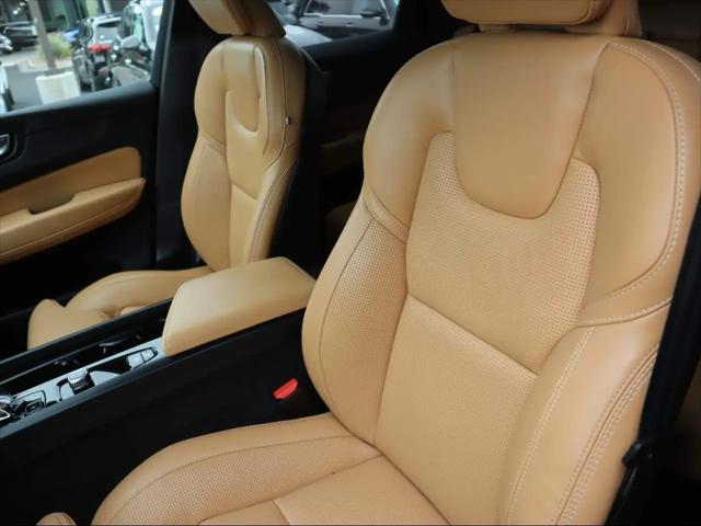 2023 Volvo XC60 Recharge T8 Ultimate Bright Theme