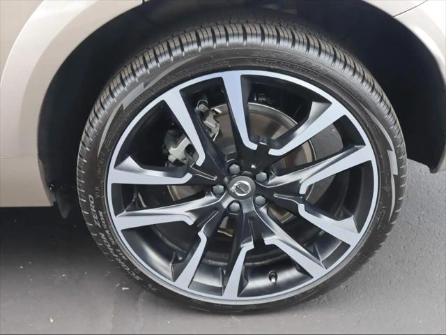 2023 Volvo XC60 Recharge T8 Ultimate Bright Theme